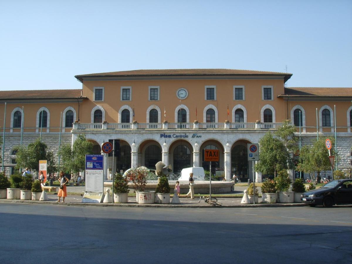 Pisa Stazione - Centro Appartamento Elegante Con Netflix Екстериор снимка